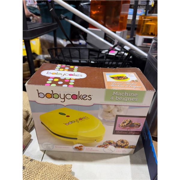 Baby cakes, donut maker
