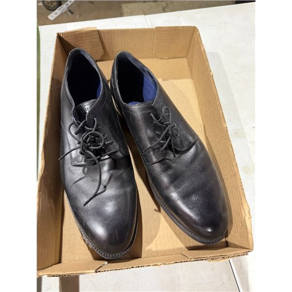 Shoes size 12
