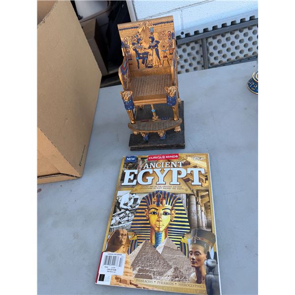 Throne and magazine