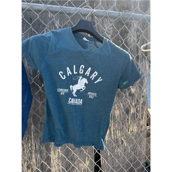 T-shirt size small
