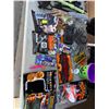 Image 2 : Halloween decor