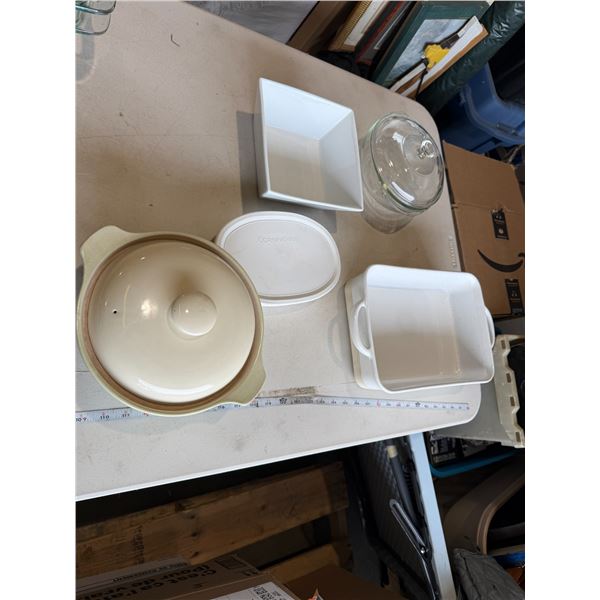 Assorted baking dishes