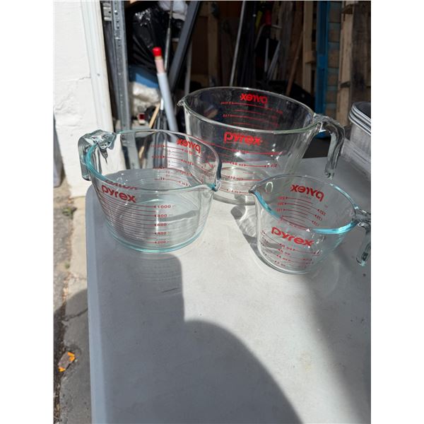 Pyrex glass measuring cups