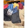 Image 3 : Assorted clothing