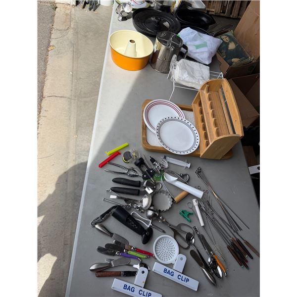Assorted kitchen lot Medium
