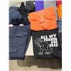 Image 1 : Clothing