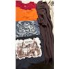 Image 3 : Clothing