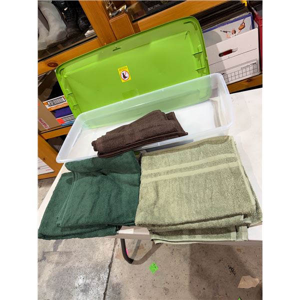6 towels with bin and lid