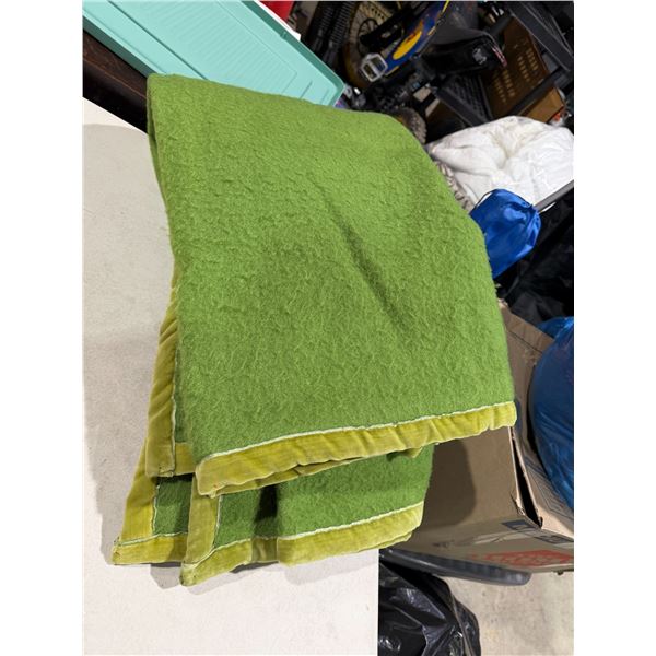 GINA pure wool blanket made in Belgium 80 x 90