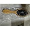 Image 1 : wooden brush