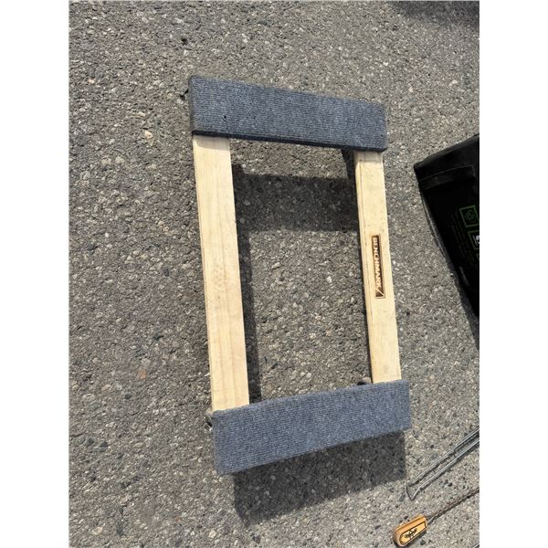 Benchmark rolling cart