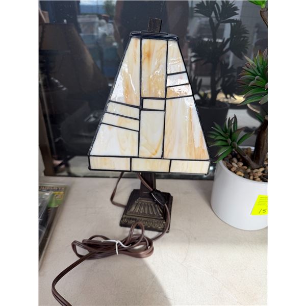 Table lamp