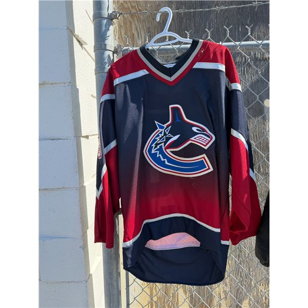 Canucks jersey adult size large