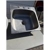 Image 1 : Kitchen sink