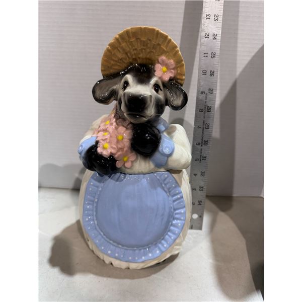 Vintage ceramic cow Cookie jar,