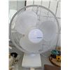 Image 1 : Table fan