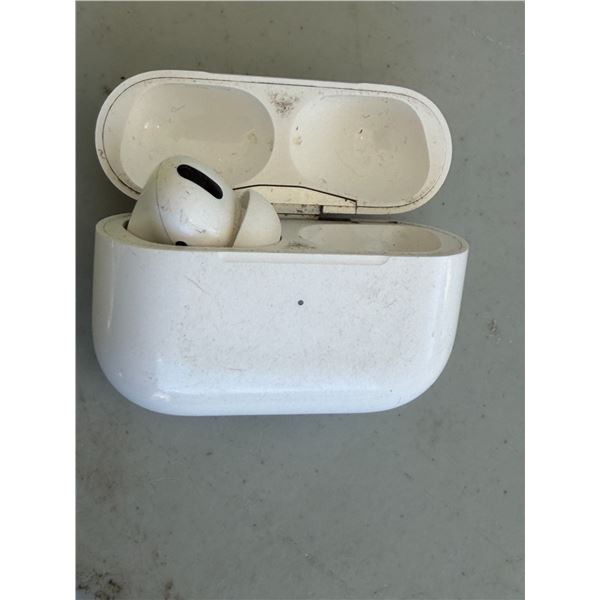Apple earbud