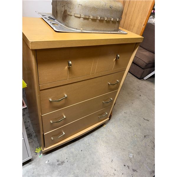 Vintage dresser 30" x 17" x 40 1/2" tall