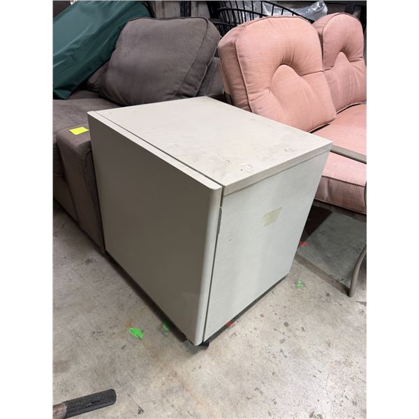 Metal cabinet 22 1/2" x 20" x 24 1/2" tall one wheel is broken and be replaced