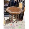 Image 1 : Accent table