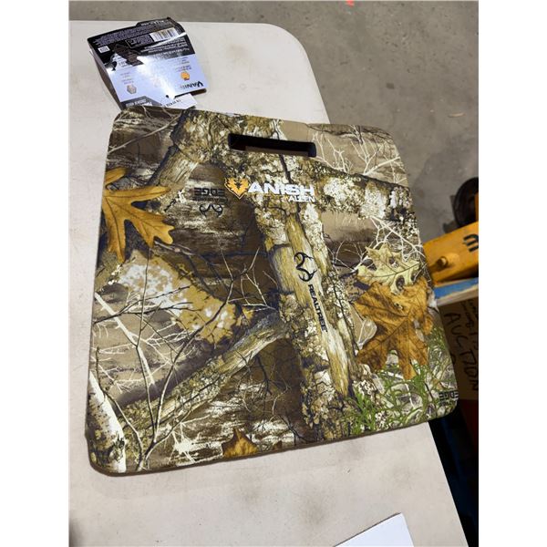 NWT  REALTREE Matt