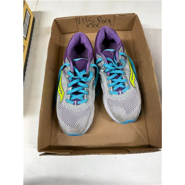Size 9 1/2 shoes
