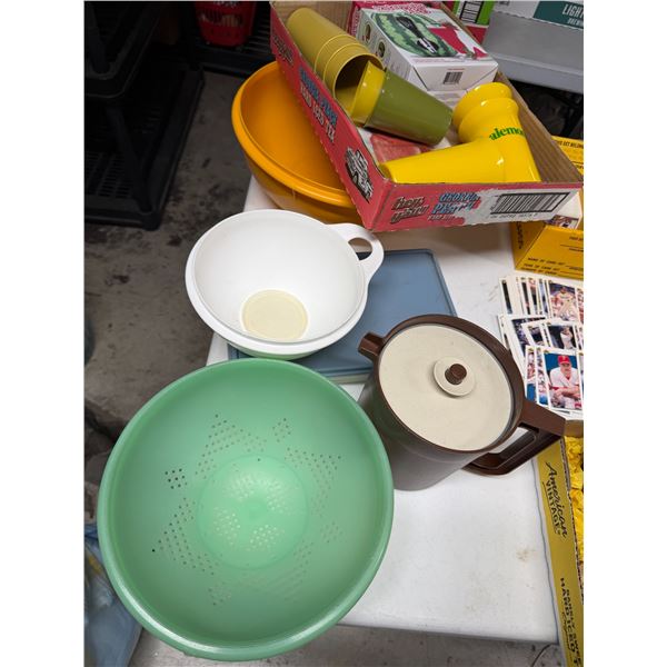 Tupperware and other kitchen items