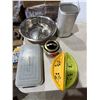 Image 1 : Kitchen items