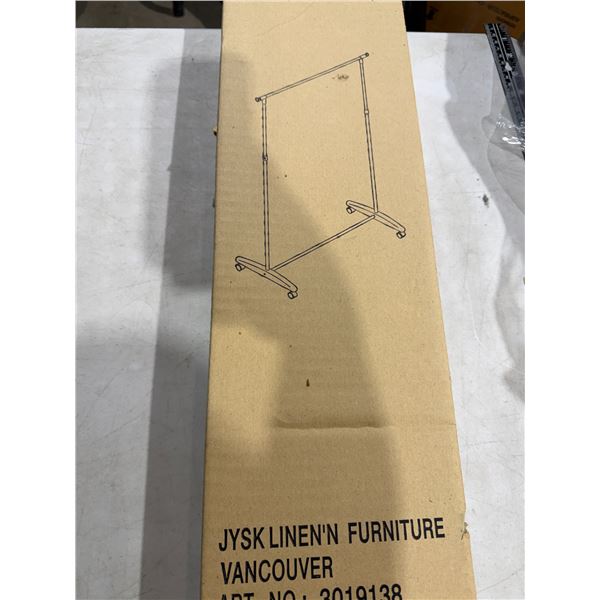 Clothing rack new
