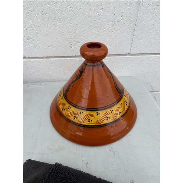 Pottery item