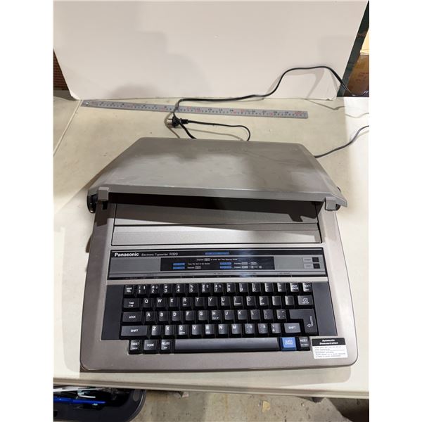 Panasonic typewriter R 320