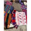 Image 3 : Assorted linens