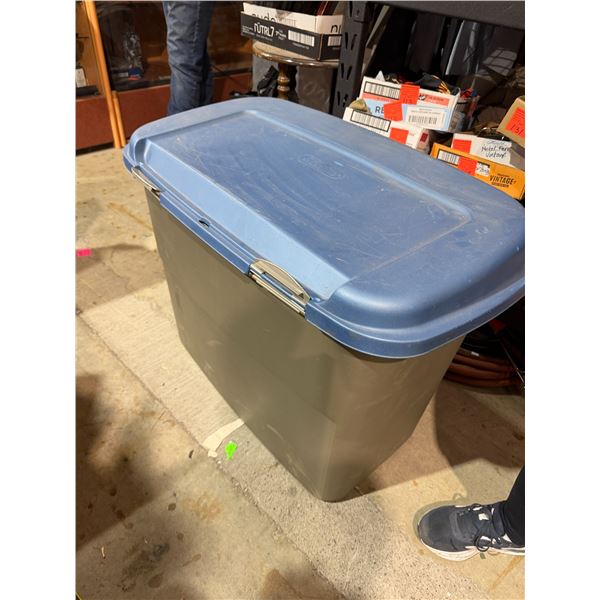 Large storage bin