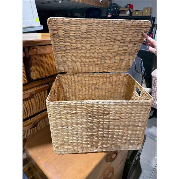 Storage basket