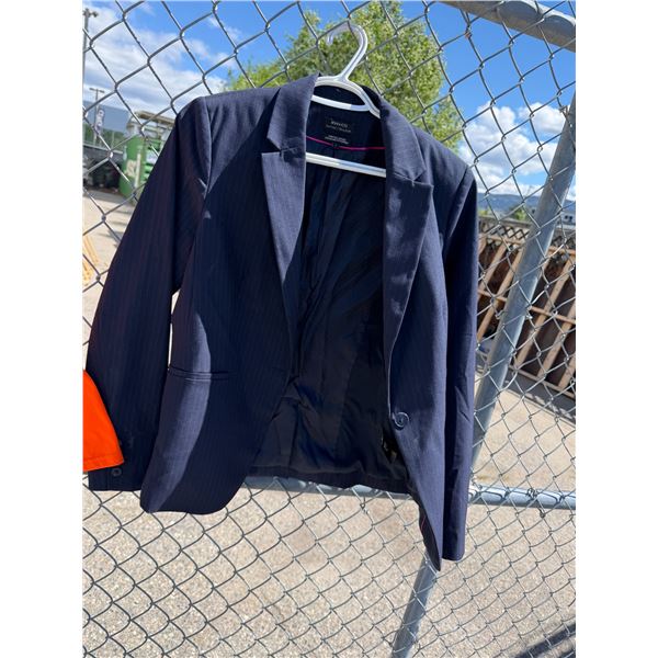 Size 6 suit coat