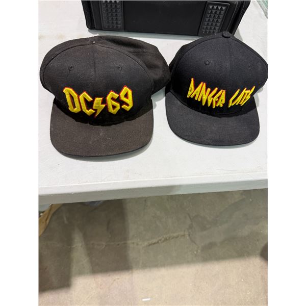 Caps