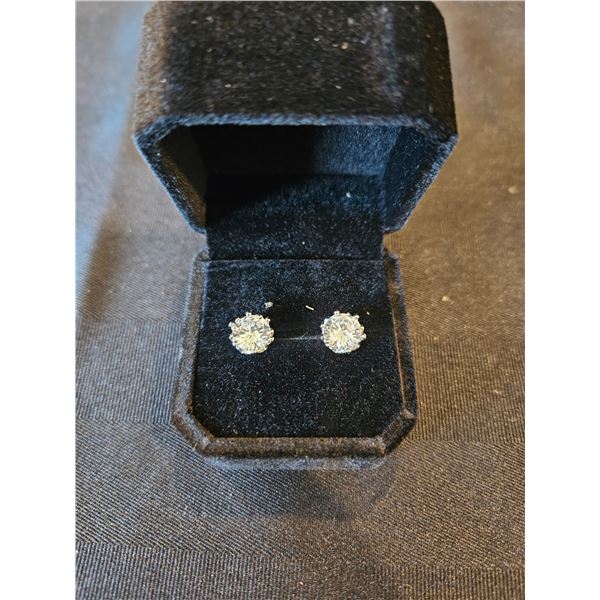 2.0ct stud earrings