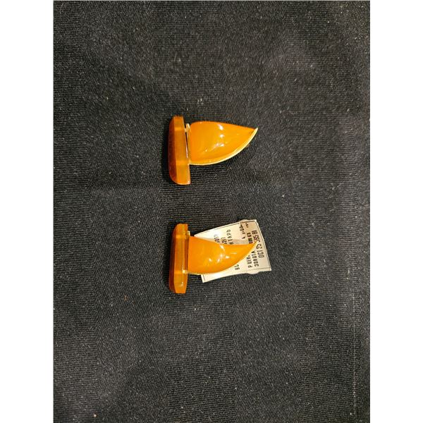 Sailboat pins
