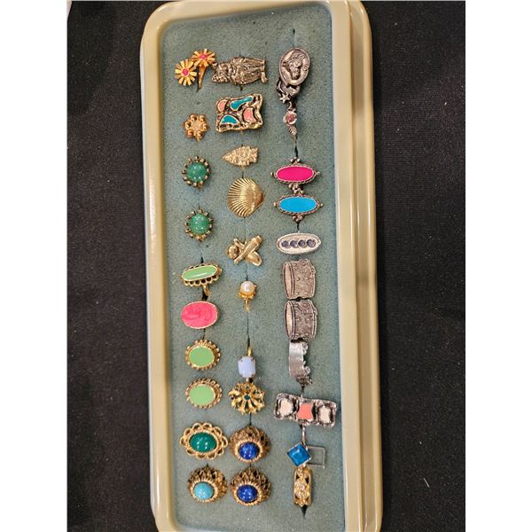Assorted costume rings