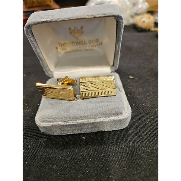 Cufflinks