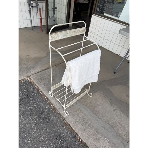 Blanket stand with blanket