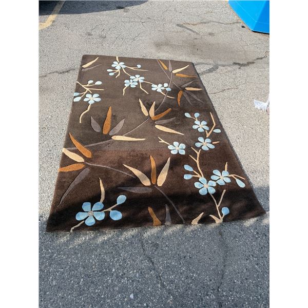 Area carpet 59.5 x 95 approximately