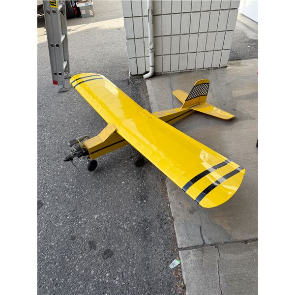 Model airplane