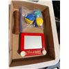 Image 1 : Juggling balls and etch a sketch