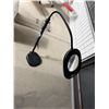 Image 2 : Magnifying light