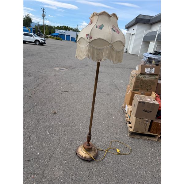 Floor lamp