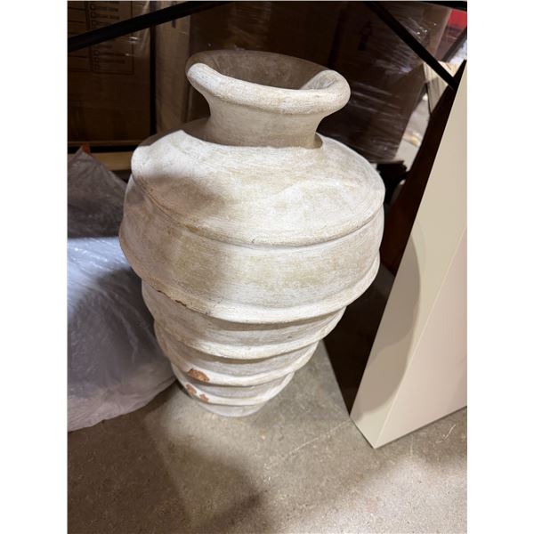 Pottery vase
