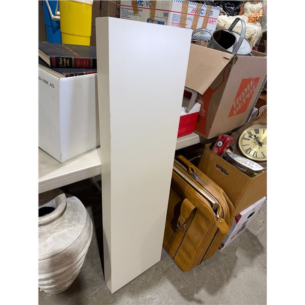 Floating shelf