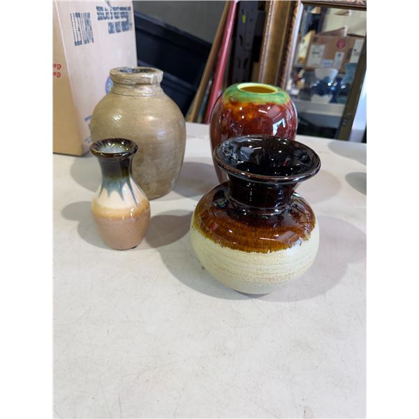 4 pottery vases