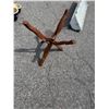 Image 1 : Wood stand